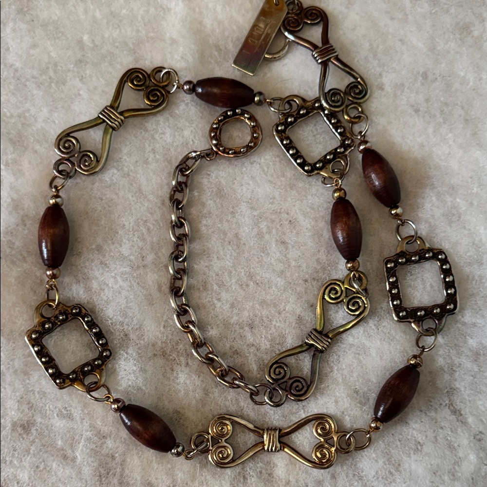 Elegant Multi-Color Chain Belt